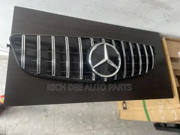 Mercedes-Benz C-Class W204 C300 2017, 2018, 2019 Vertical Grill · Photo 1