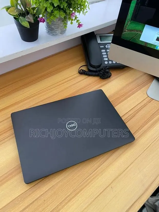 Laptop Dell Latitude 5300 8GB Intel Core i7 SSD 256GB · Photo 1