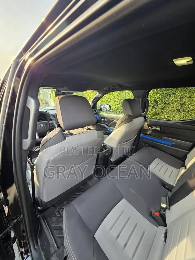 Toyota Tacoma TRD Sport Double Cab 4WD 5.0 ft. SB (Automatic) 2025 · Photo 1