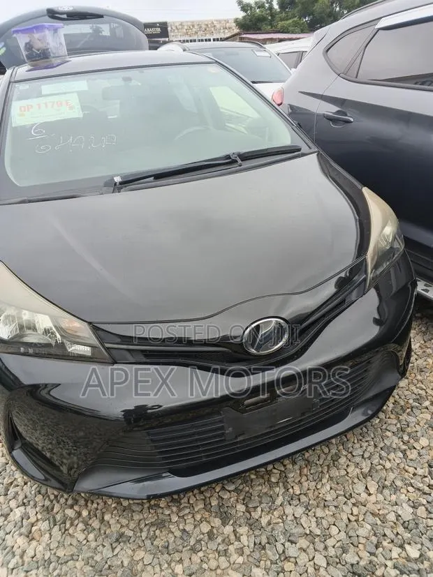 Toyota Vitz 2014 Black · Photo 1