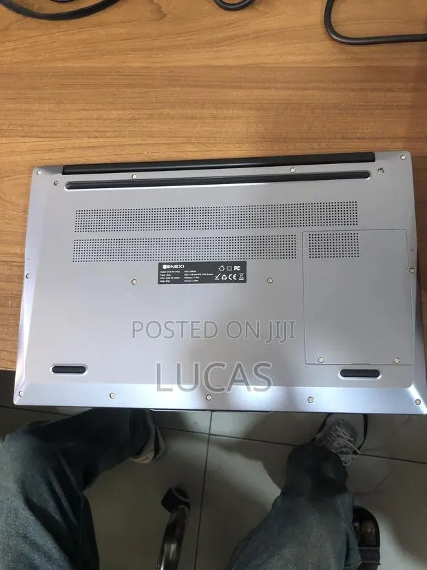 New Laptop 8GB AMD Ryzen 5 SSD 256GB · Photo 1