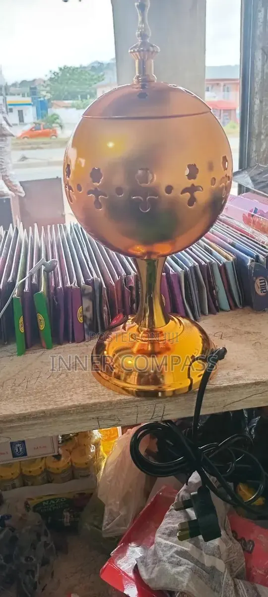 Elegant Electric Incense Burner - Golden Finish · Photo 1