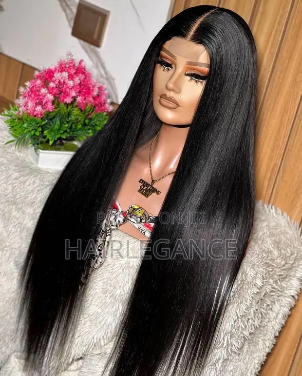 30”Kim K Silky Straight Blend Unit · Photo 1