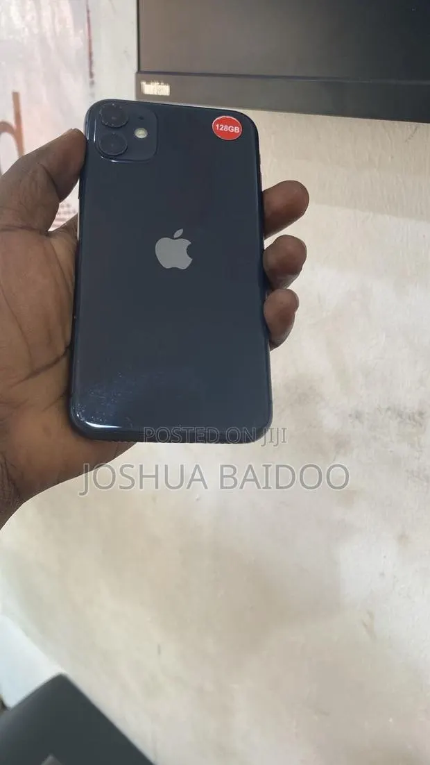 Apple iPhone 11 128 GB Black · Photo 1