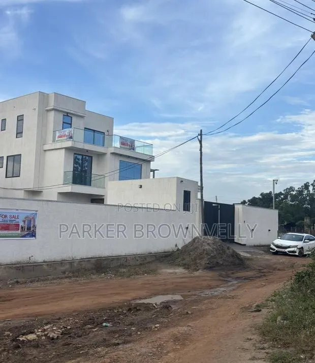 Furnished 5bdrm Apartment in Aa_E Properties, East Legon for sale · Photo 1