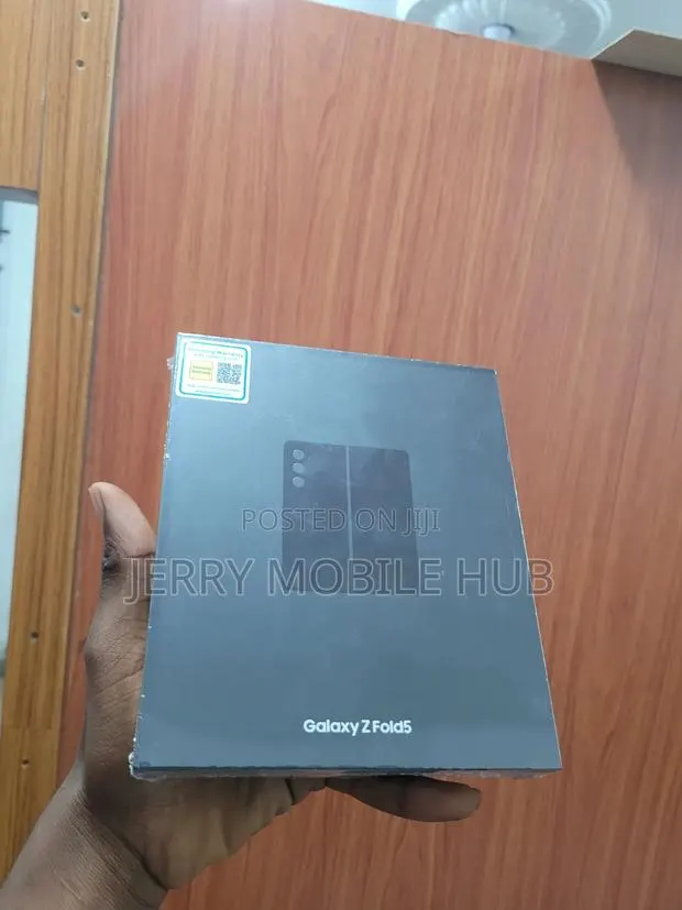 New Samsung Galaxy Z Fold 5 1 TB Black · Photo 1