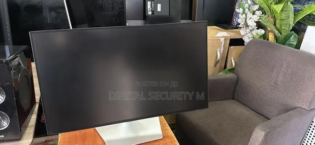 Dell Ultra Sharp Ips Monitor 2424h · Photo 1