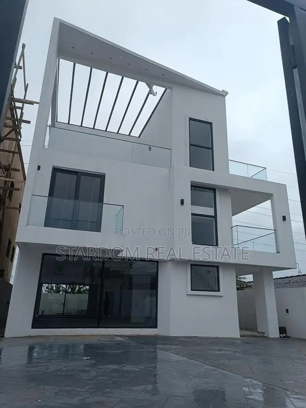 4bdrm Duplex in East Legon for sale · Photo 1