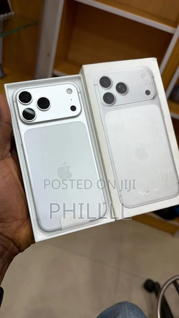 New Apple iPhone 17 Pro Max 256 GB Silver · Photo 1