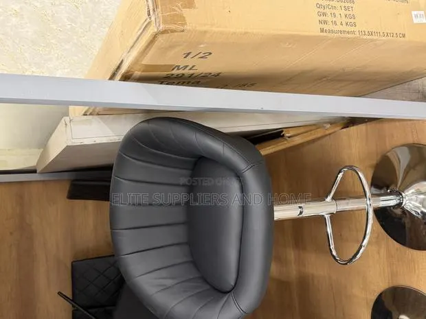 Bar Chair (Adjustable) · Photo 1