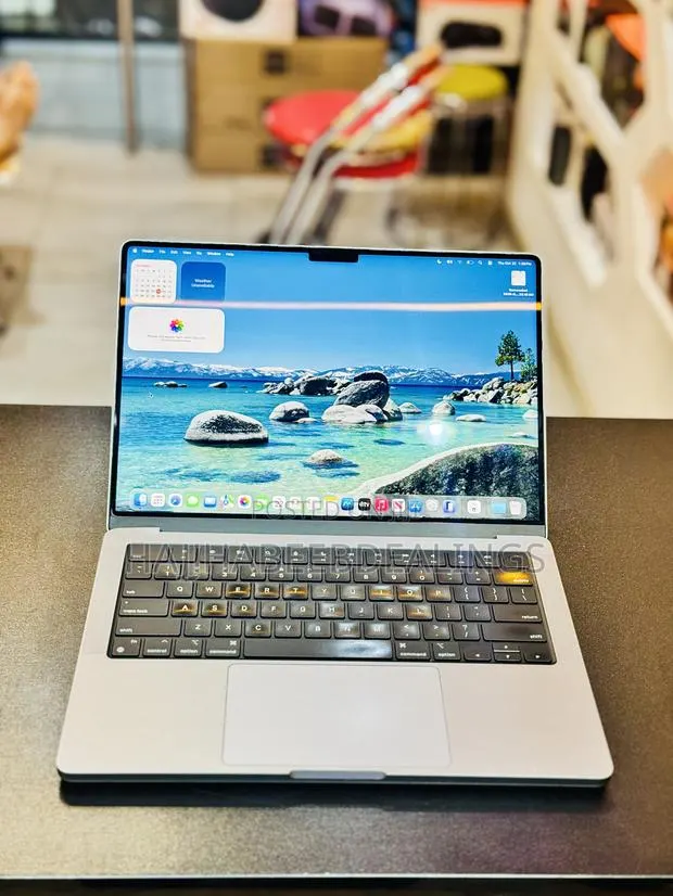 Laptop Apple MacBook Pro 2021 M1 Max 64GB Apple M1 Max SSD 1T · Photo 1