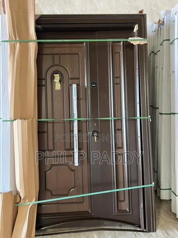Brown Fort Heavy Door · Photo 1