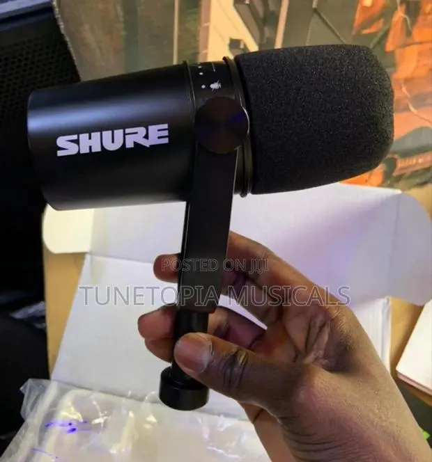 Shure Mv7 Podcast Microphone · Photo 1
