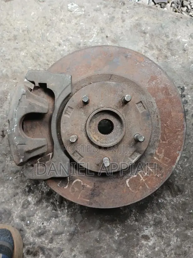 Dodge Caliber Front Hub · Photo 1
