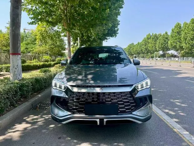 BYD Song Pro DM-i 2023 Silver · Photo 1
