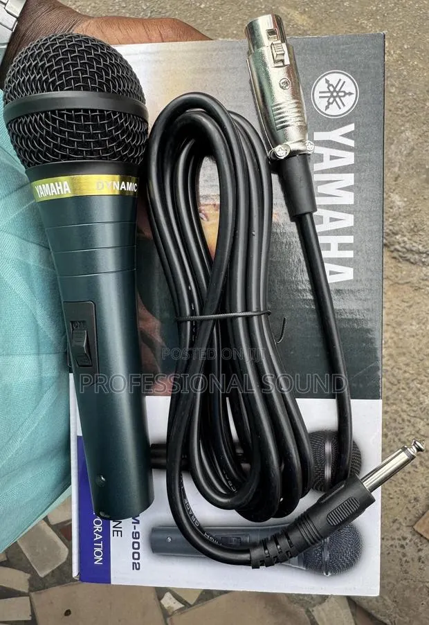 Yamaha M-9002 Professional Dynamic Wired Microphone. · Photo 1