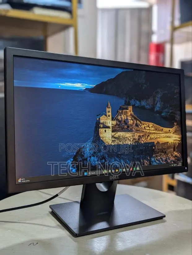 DELL E2216H 21.5" Widescreen LED Monitor 1920 X 1080 Resolution · Photo 1
