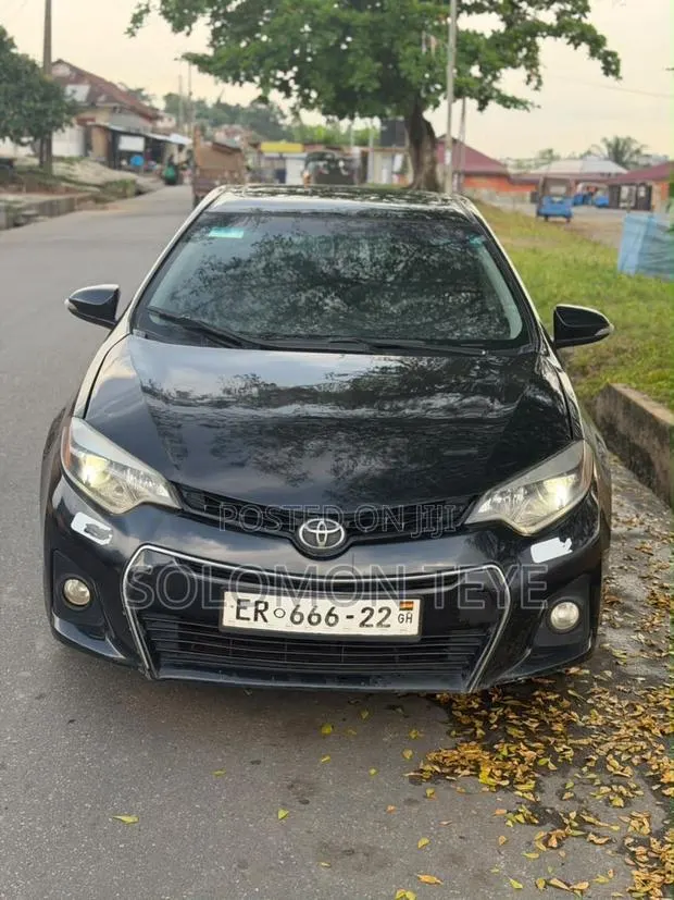Toyota Corolla S 4dr Sedan (1.8L 4cyl CVT) 2016 Black · Photo 1