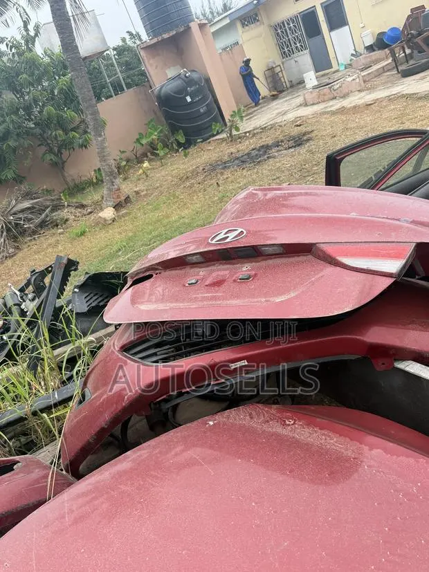 2011 to 2015 Elantra Doors, Bonnet and Trunk · Photo 1