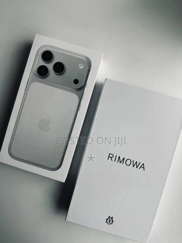 New Apple iPhone 17 Pro Max 256 GB Silver · Photo 1