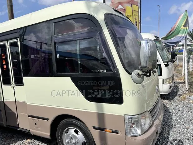 Hyundai County 2012 White · Photo 1