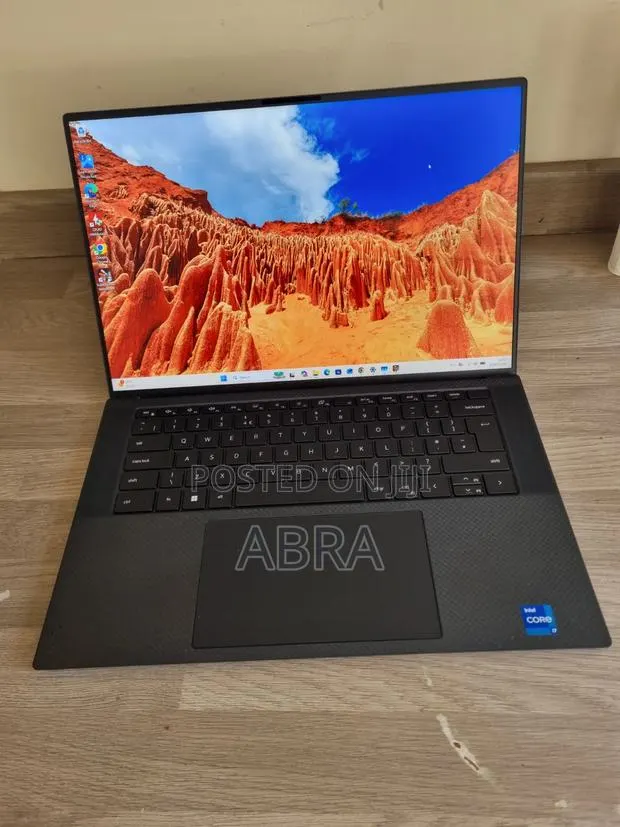 Laptop Dell XPS 15 9520 16GB Intel Core i7 SSD 1T · Photo 1