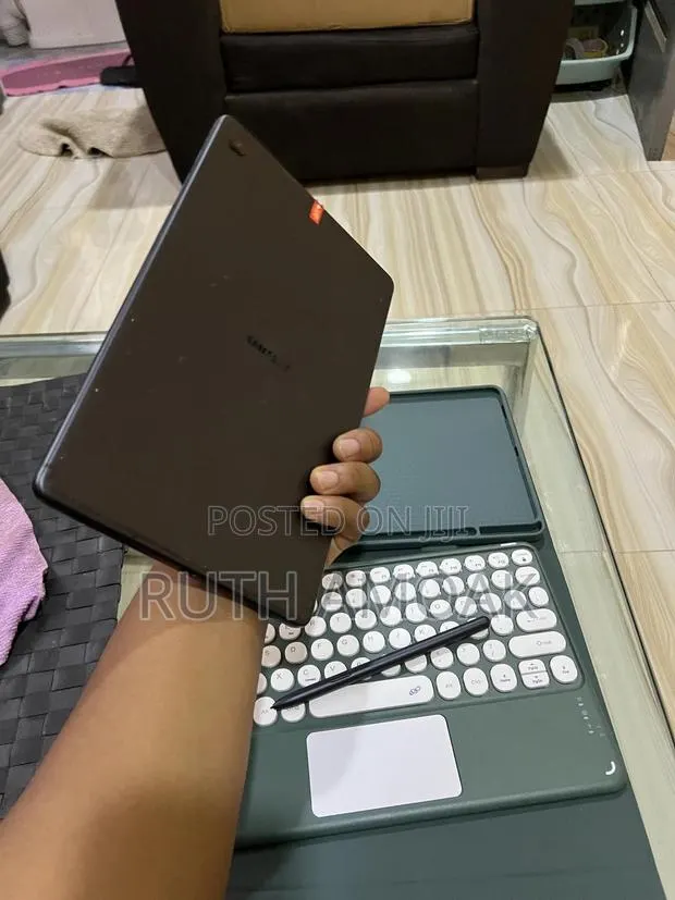 Samsung Galaxy Tab S6 Lite 128 GB Black · Photo 1