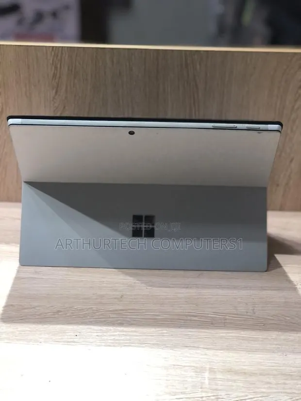 Laptop Microsoft Surface Pro 7 8GB Intel Core i5 SSD 128GB · Photo 1