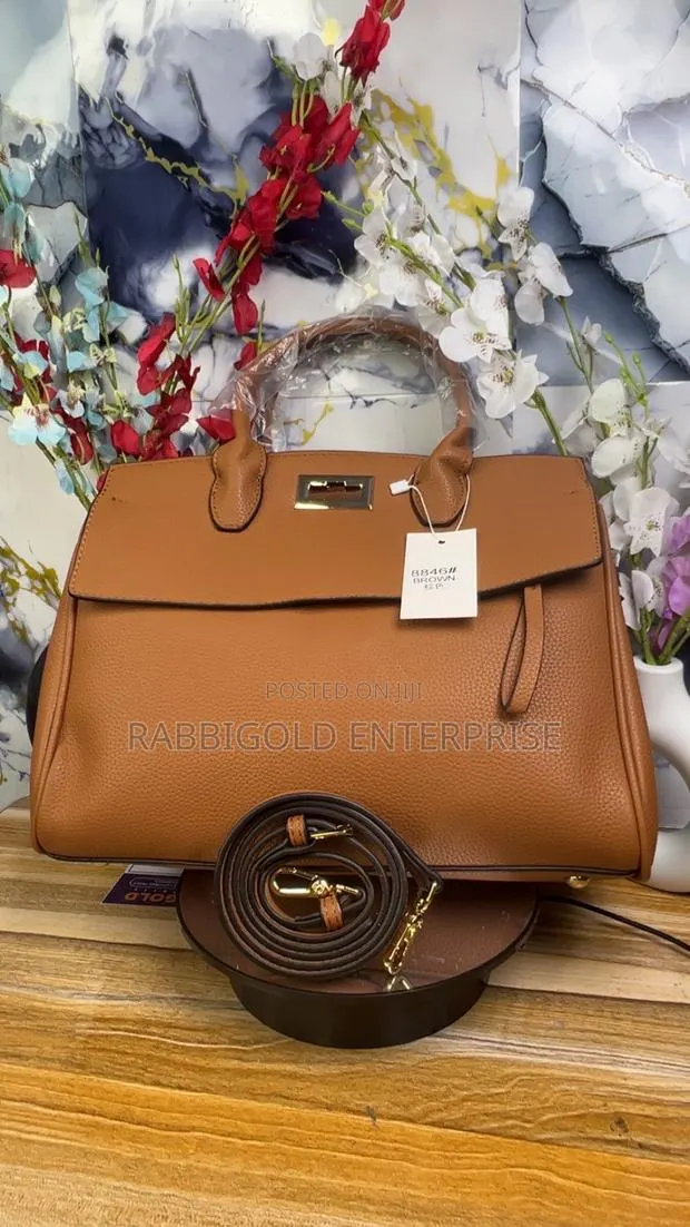 Premium Hermes Handbag – Perfect for Work Outings · Photo 1