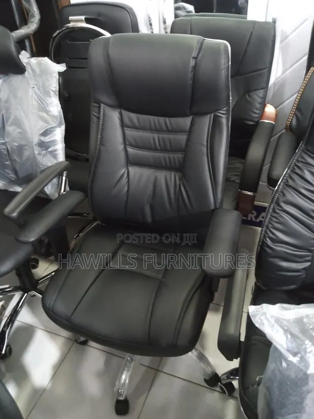 Office Chairs · Photo 1