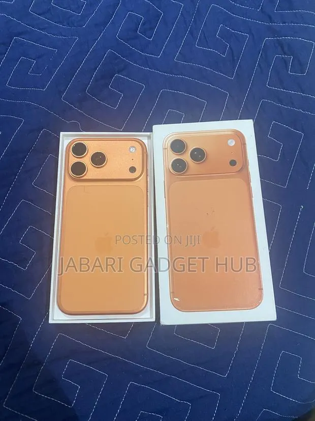 Apple iPhone 17 Pro Max 256 GB Orange · Photo 1
