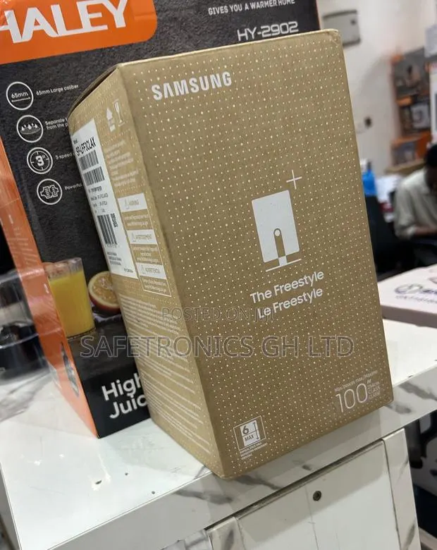 Super Essential Samsung 30”-100” Freestyle Projector · Photo 1