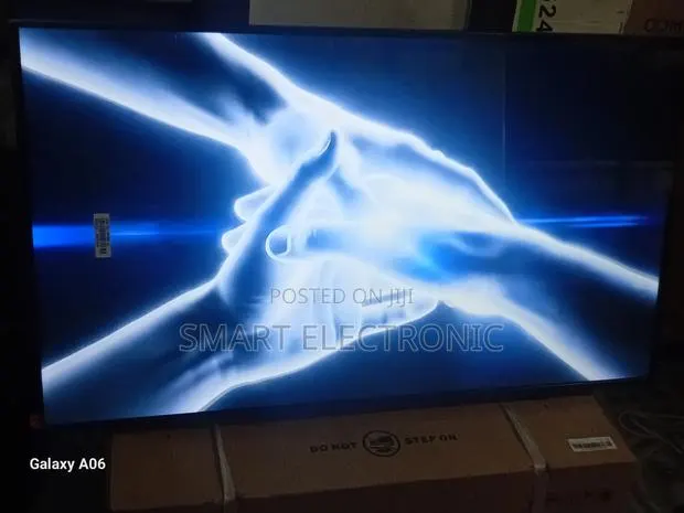 Samsung 43” Smart Tv With High Definition Picture Quality · Photo 1