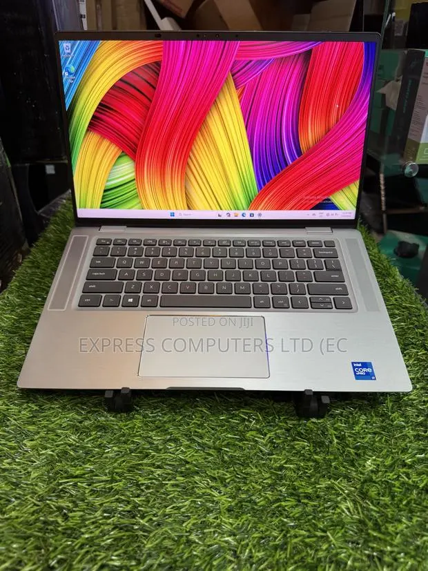 Laptop Dell Latitude 9520 16GB Intel Core i7 SSD 512GB · Photo 1