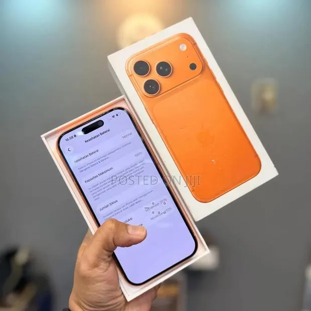 Apple iPhone 17 Pro Max 512 GB Orange · Photo 1