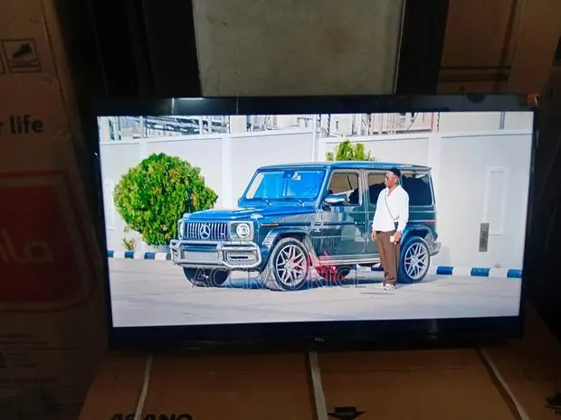 TCL 32-Inch Slim Design Television Modern Style for Your Home · Photo 1