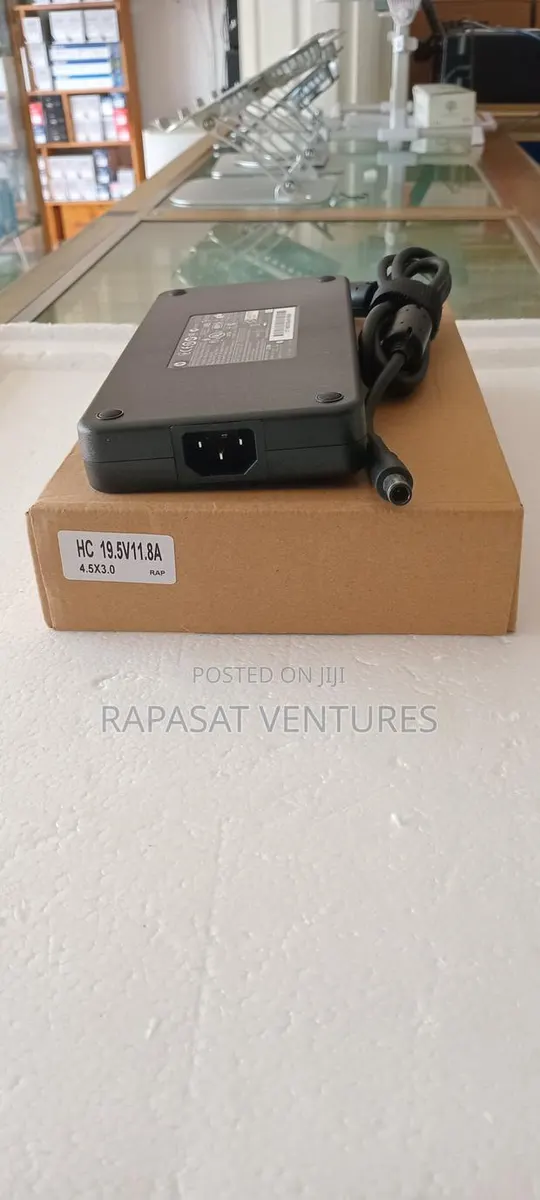 Hp 19.5v 11.8a 230w Big Pin Adaptor · Photo 1