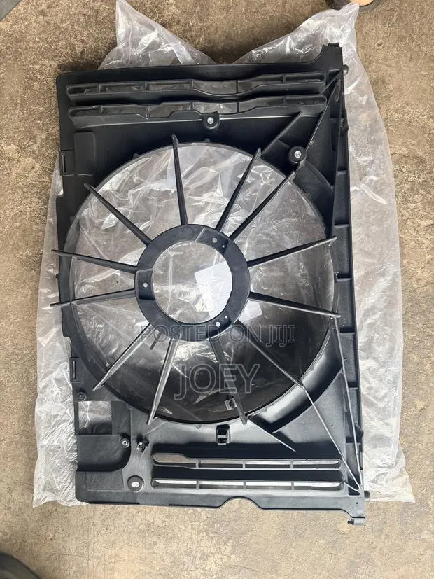 Toyota Corolla 09-13 Fan Case · Photo 1