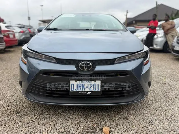 Toyota Corolla 2025 Blue · Photo 1