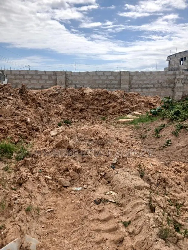 2bdrm House in Sahara New Road for sale · Photo 1
