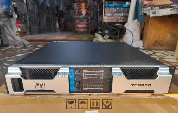 Electro-Voice (Ev) Tc9850 4-Channel Power Amplifie · Photo 1