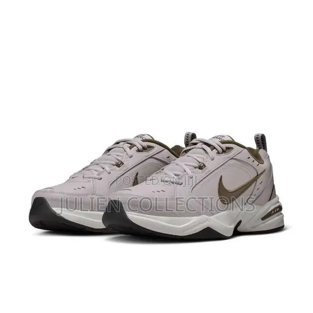 Nike Air Monarch · Photo 1