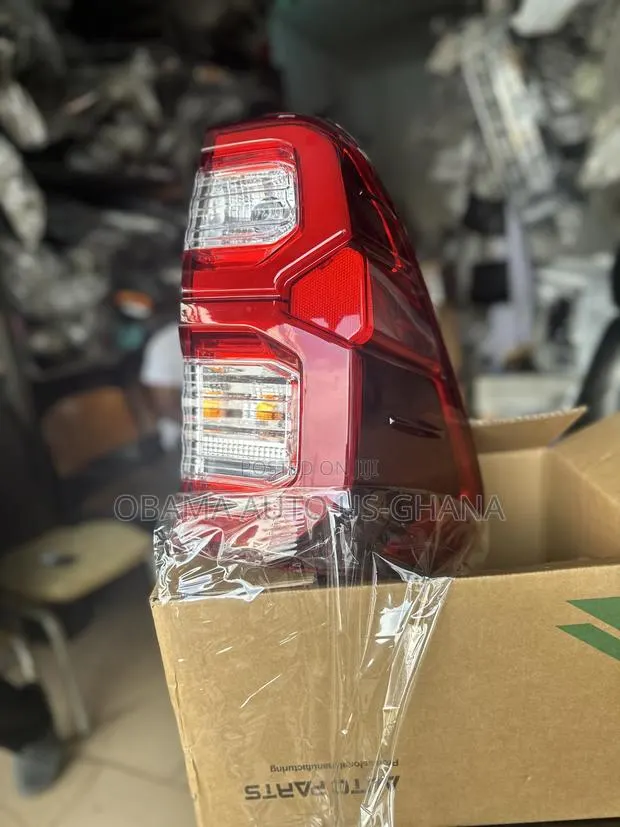 Toyota Hilux 2020 Taillight 2020 2021 2022 2023 2024 Tail Light · Photo 1