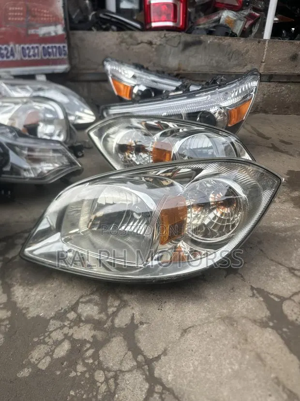 Chevrolet Cobalt 2005-2010 Headlight Pair · Photo 1