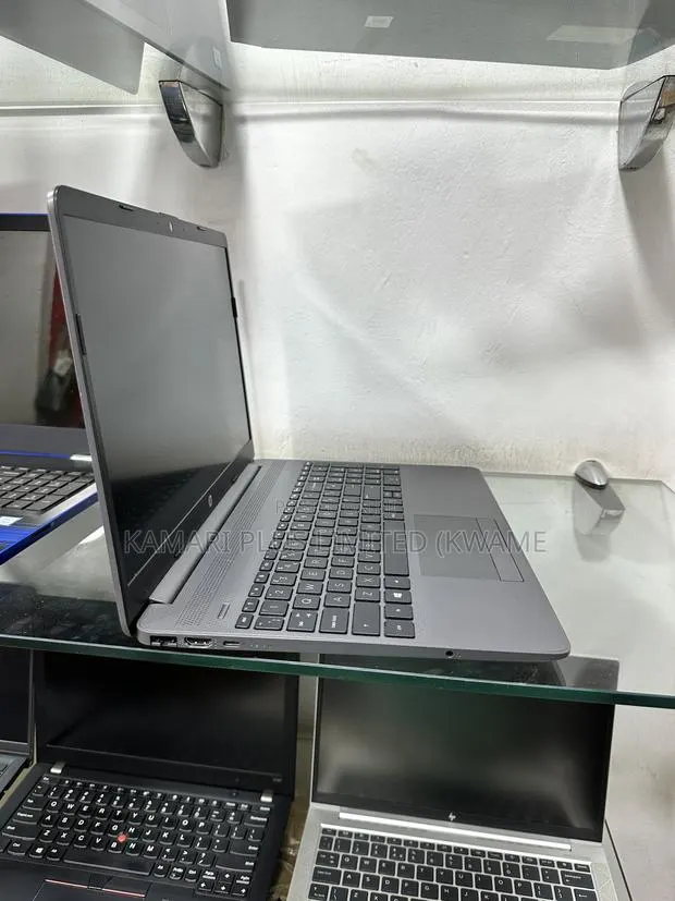 Laptop HP 250 G5 8GB AMD Ryzen 5 SSD 256GB · Photo 1