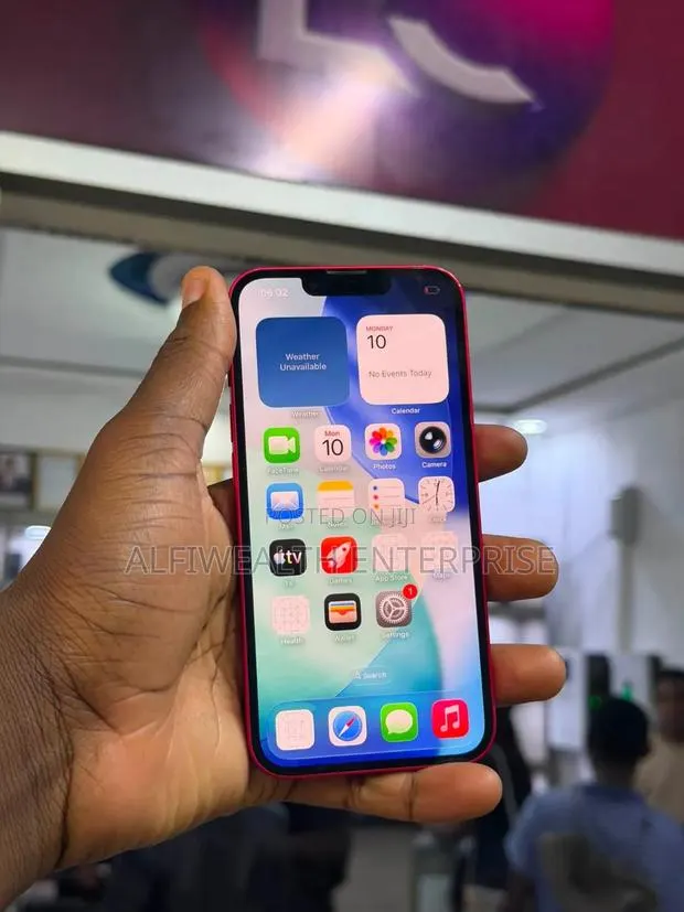 Apple iPhone 14 128 GB Silver · Photo 1