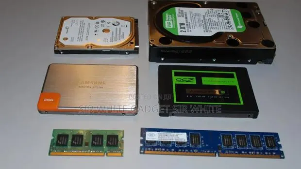 Laptop SSD and HHD · Photo 1