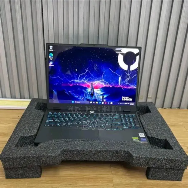New Laptop Lenovo Legion 7 32GB Intel Core i9 SSD 1T · Photo 1