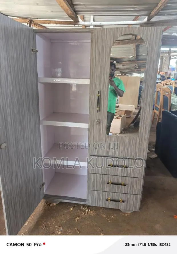 Wardrobe Double · Photo 1