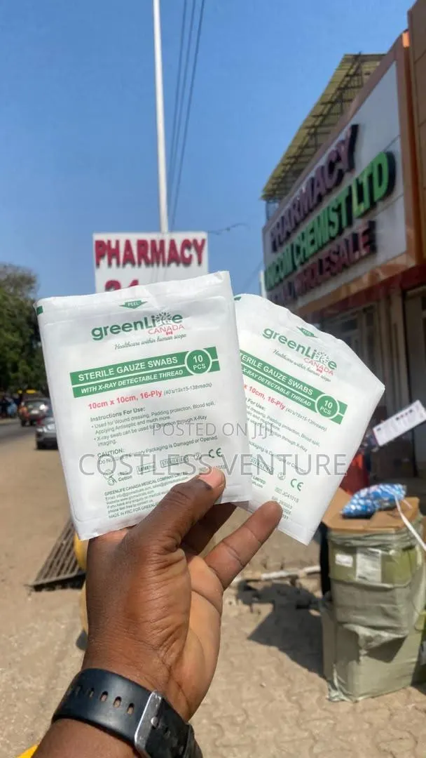 Greenlife Sterile Gauze Swabs · Photo 1